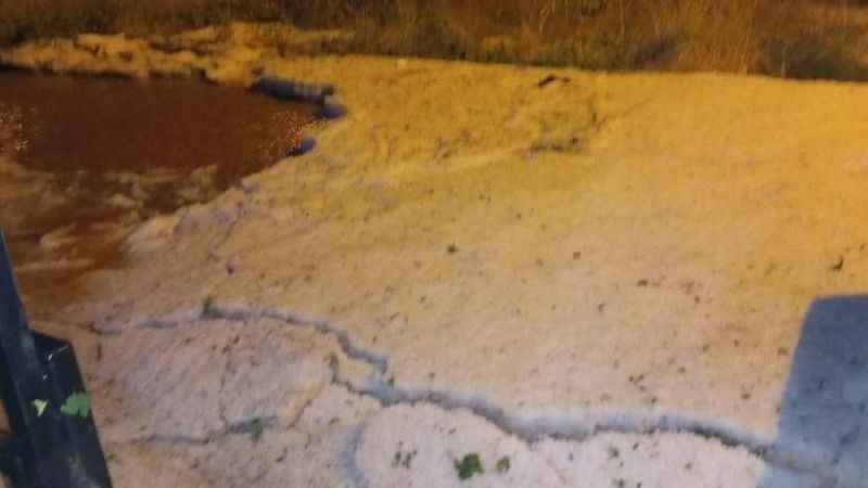 Uşak’ta dolu yağışı etkili oldu Uşak’ta dolu yağışı etkili oldu