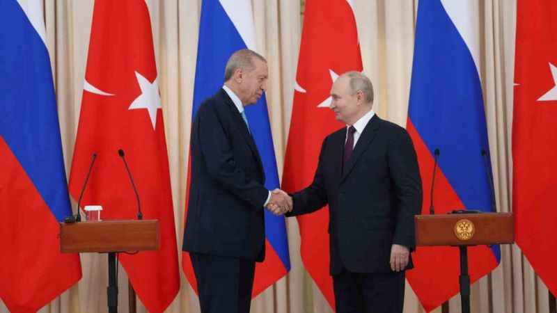 Putin: “Rus tarım ürünlerinin ihracatı ile ilgili yaptırımlar kaldırılırsa anlaşmaya dönmeye hazırız"
