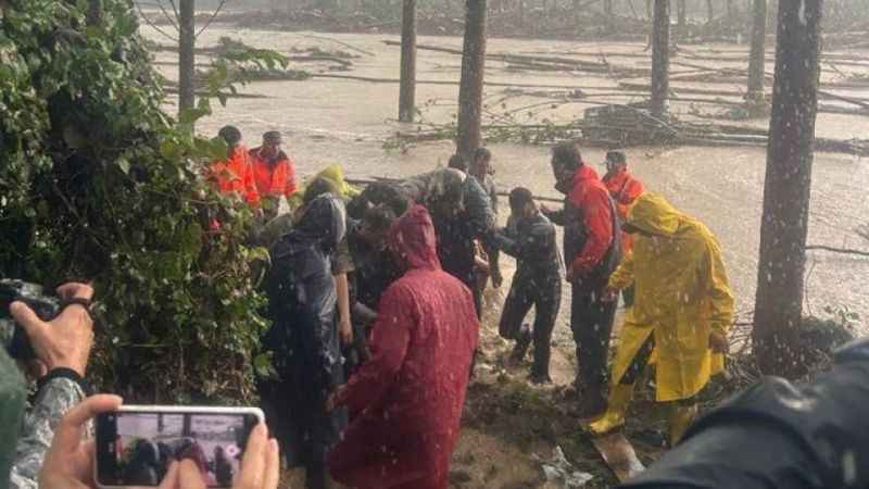MSB: “Kırklareli’nde meydana gelen sel felaketi sonrası askeri personel ve arazi araçları görevlendirildi" MSB: “Kırklareli’nde meydana gelen sel felaketi sonrası askeri personel ve arazi araçları görevlendirildi"