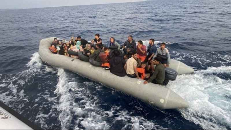 Ayvacık açıklarında 41 kaçak göçmen yakalandı