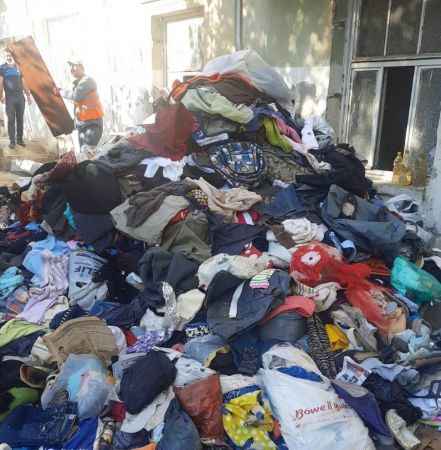 Belediye başkan adayının evinden 15 kamyon çöp çıktı Belediye başkan adayının evinden 15 kamyon çöp çıktı