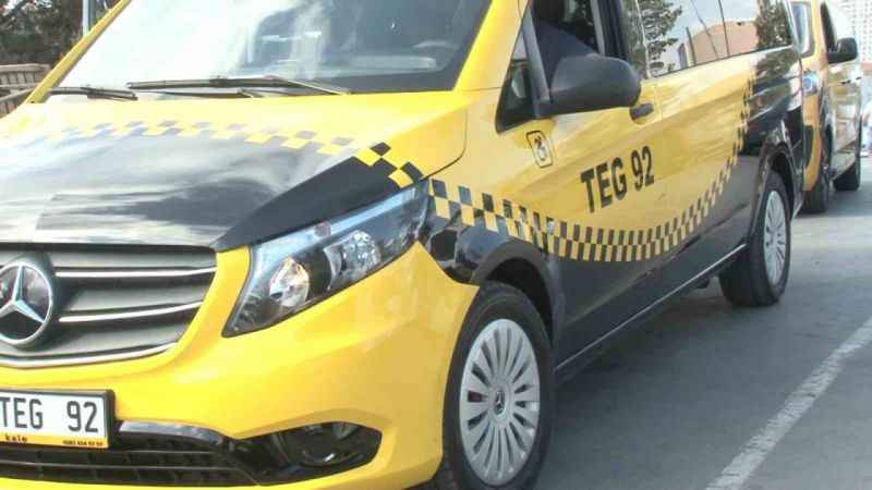 İstanbul’da taksi karmaşası devam ediyor, taksici esnafı sorunun çözülmesini bekliyor İstanbul’da taksi karmaşası devam ediyor, taksici esnafı sorunun çözülmesini bekliyor