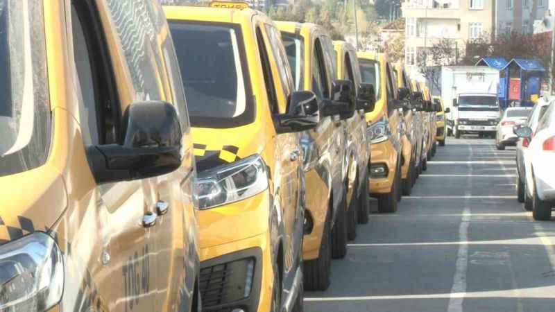İstanbul’da taksi karmaşası devam ediyor, taksici esnafı sorunun çözülmesini bekliyor İstanbul’da taksi karmaşası devam ediyor, taksici esnafı sorunun çözülmesini bekliyor