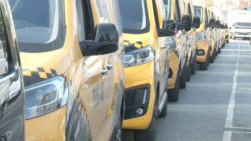 İstanbul’da taksi karmaşası devam ediyor, taksici esnafı sorunun çözülmesini bekliyor İstanbul’da taksi karmaşası devam ediyor, taksici esnafı sorunun çözülmesini bekliyor