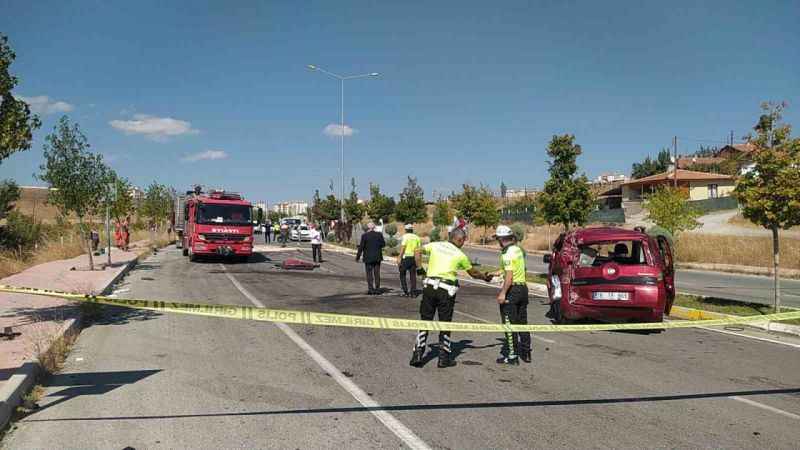 Çorum'da ters yöne giren çekici ile ticari araç çarpıştı: 5 yaralı