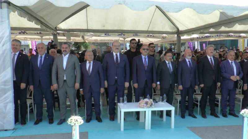 Bakan Özhaseki: “Dünyada Türkiye Cumhuriyeti ismi geçtiği zaman başımızın dik olduğu bir dönem başlamıştır”
