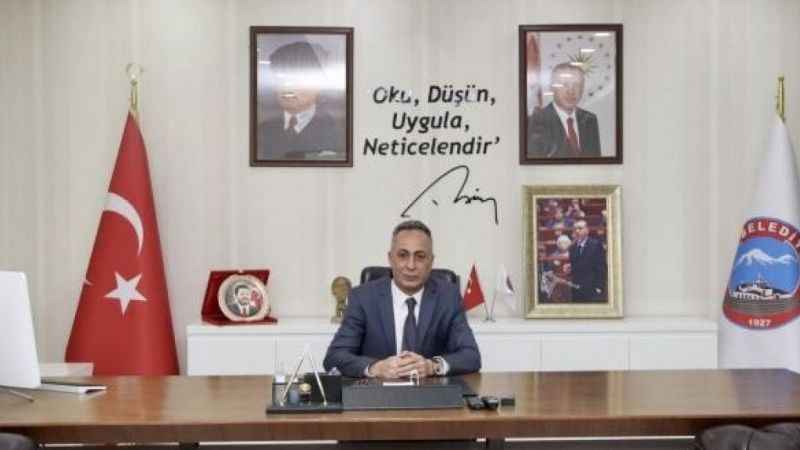 Ağrı Belediye Başkanı Karadoğan, kalp rahatsızlığıyla hastaneye kaldırıldı Ağrı Belediye Başkanı Karadoğan, kalp rahatsızlığıyla hastaneye kaldırıldı