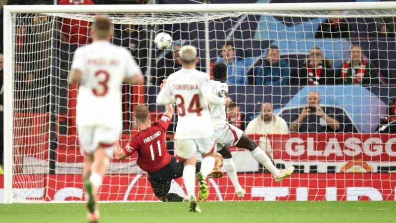 UEFA Şampiyonlar Ligi: Manchester United: 2 - Galatasaray: 3 UEFA Şampiyonlar Ligi: Manchester United: 2 - Galatasaray: 3
