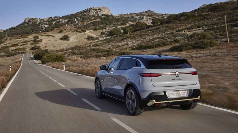 Renault'da yepyeni bir çağ başlıyor : Yeni Megane E-Tech %100 elektrikli ön siparişe açılıyor