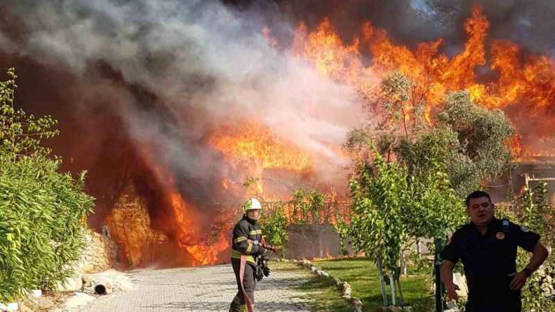 Fethiye Göcek’te orman yangını Fethiye Göcek’te orman yangını