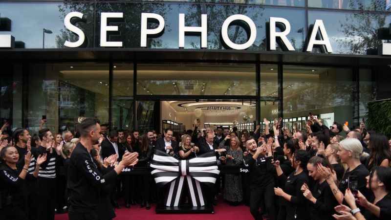 Sephora, Türkiye’deki ilk amiral mağazasını Bağdat Caddesi’nde açtı Sephora, Türkiye’deki ilk amiral mağazasını Bağdat Caddesi’nde açtı