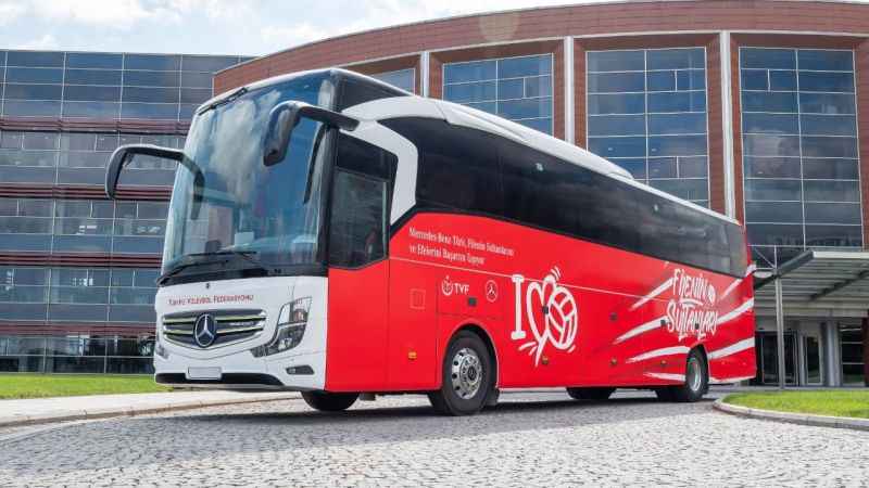 Filenin Sultanları ve Filenin Efeleri’ni yeni zaferlere Mercedes-Benz Türk taşıyacak