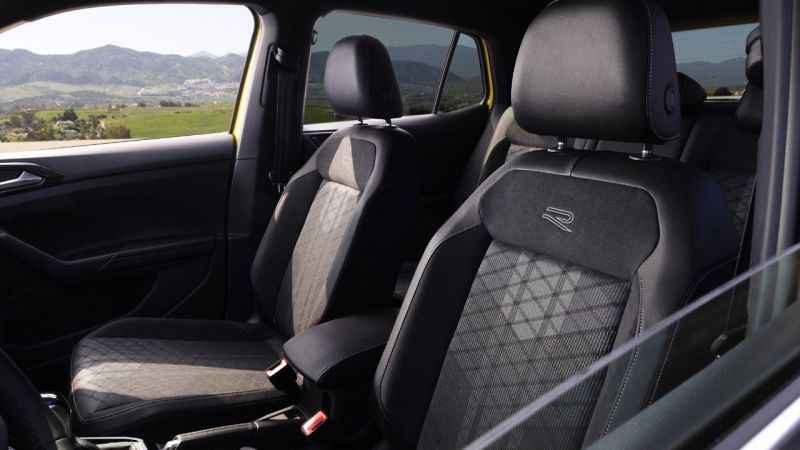 VW SUV ailesinin en kompakt üyesi Yeni T-Cross satışa sunuldu