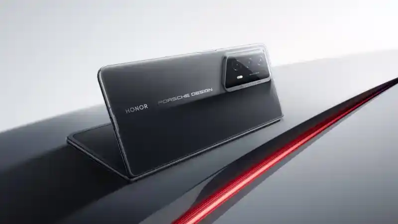 Porsche Design Honor Magic V2 RSR katlanabilir telefon dünyasında sınırları zorluyor Porsche Design Honor Magic V2 RSR katlanabilir telefon dünyasında sınırları zorluyor
