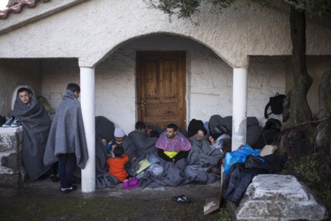 Yarı çıplak gönderdiler