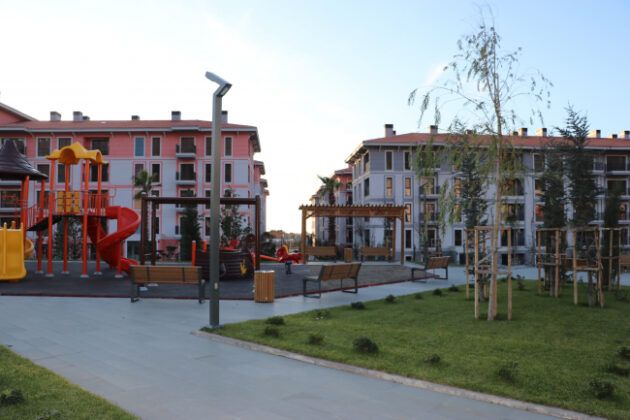 Deprem konutları teslim ediliyor