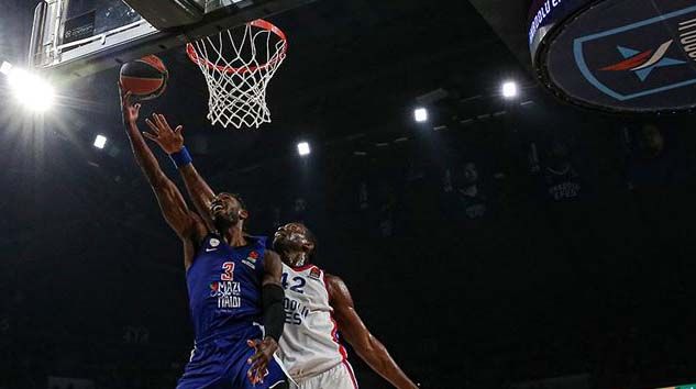 Anadolu Efes liderliğini sürdürdü