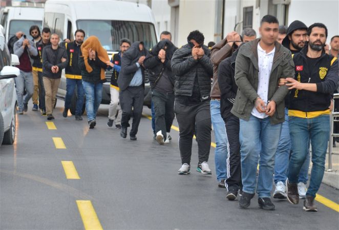 Kocasıyla fuhuş yapması için