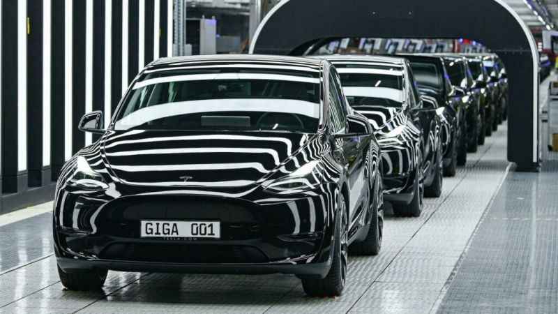 Tesla üretimine Kızıldeniz etkisi Tesla üretimine Kızıldeniz etkisi