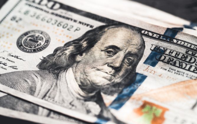 Yıl sonu dolar tahmini arttı