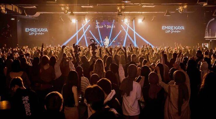 Emre Kaya, “Usta Şarkılar” ile ilk kez sahnede