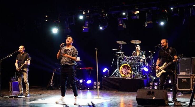 Gençlerin gözde rock gruplarından Zakkum, Bilecik’i salladı