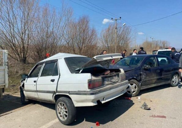 Simav’da trafik kazası: 1 ölü, 4 yaralı