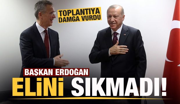 Başkan Erdoğan elini sıkmadı