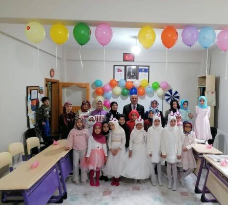 Ramazan ayına Kur’an Kerim’i okumasını öğrenerek girdiler