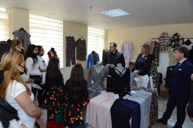 Hem meslek öğreniyor hem de aile bütçesine katkıda bulunuyorlar