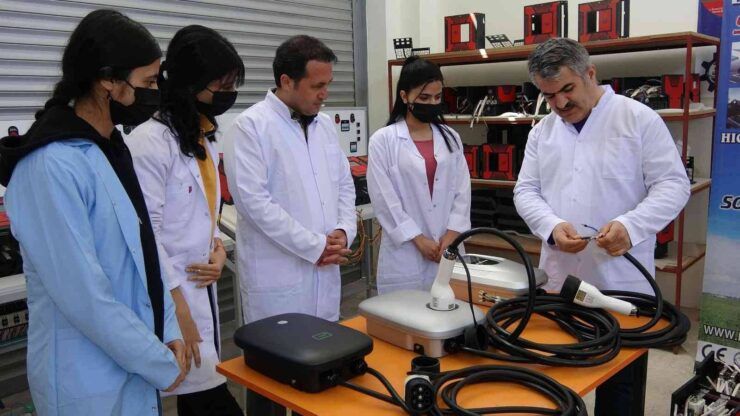 Van’da elektrikli araçlar için şarj ünitesi üretildi