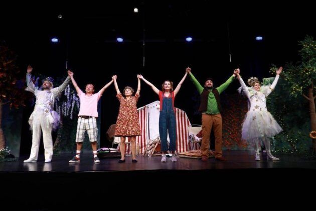 Enerjisa ‘Küsmesin Yıldızlar’ tiyatro oyunu ile adana’da öğrencilerle buluşuyor