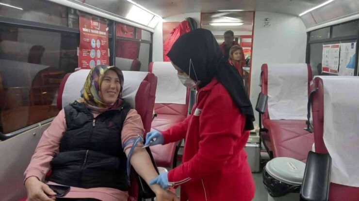 Teravih sonrası Camii cemaati kan verdi