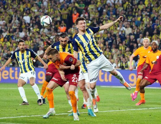 Spor Toto Süper Lig: Fenerbahçe: 1 – Galatasaray: 0 (İlk yarı)