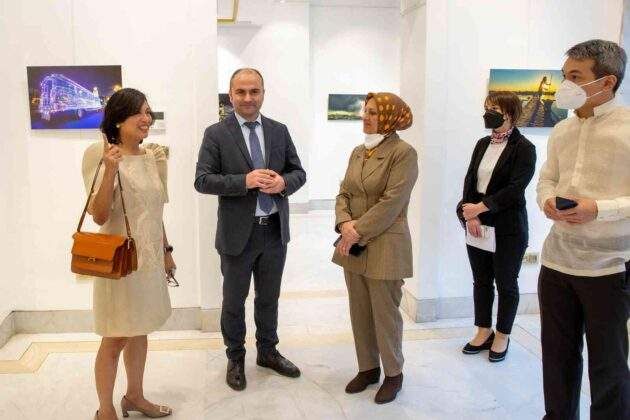 ’Gülümseyin Philippines’ sergisi Bursa’da açıldı