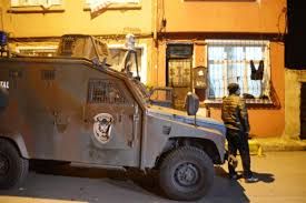 İstanbul’da kaçak göçmenlerin saklandığı “şok evleri”ne operasyon: 425 göçmen kurtarıldı