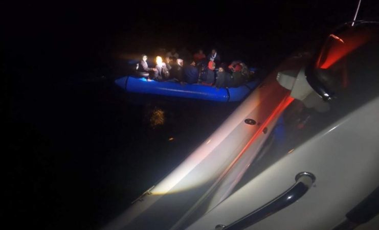 Yunanistan’ın geri ittiği 53 düzensiz göçmen kurtarıldı