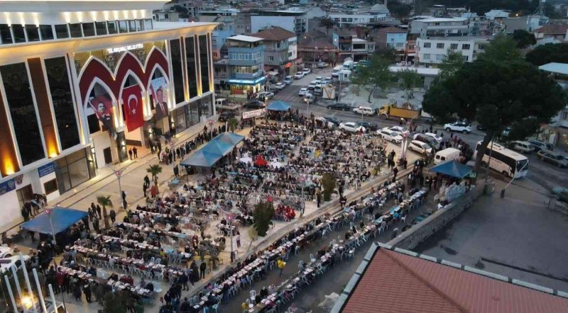 Binlerce Koçarlılı Gönül Sofrasında Buluştu