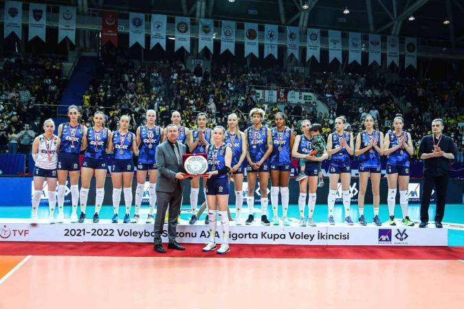 AXA Sigorta Kadınlar Kupa Voley’in şampiyonu VakıfBank