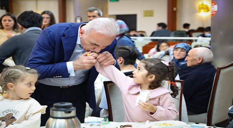 YETİMLER HAFTASI “RAMAZAN ÇOCUK ŞENLİĞİ” HAVASINDA KUTLANDI