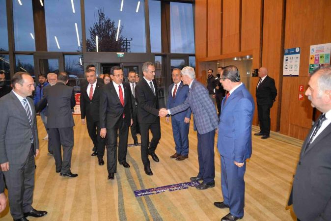 Milli Eğitim Bakanı Özer: “Yatırımlar sayesinde kız çocuklarının eğitimle ilgili sorunu kalmadı”