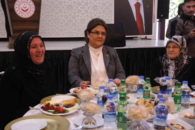 Bakan Yanık: ‘Bugünlerimizi şehit ve gazilerimize borçluyuz’