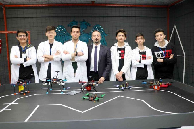 Türk lisesi Avrupa ülkesinde İHA dersi verecek