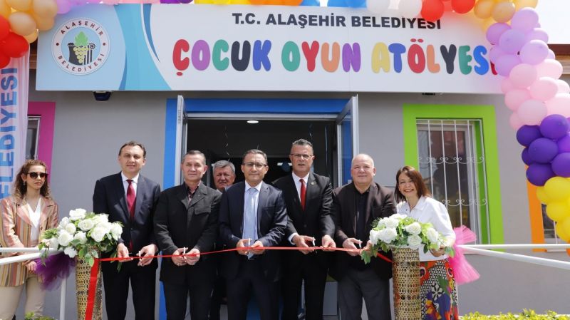 Alaşehir Belediyesinden çocuklara büyük armağan