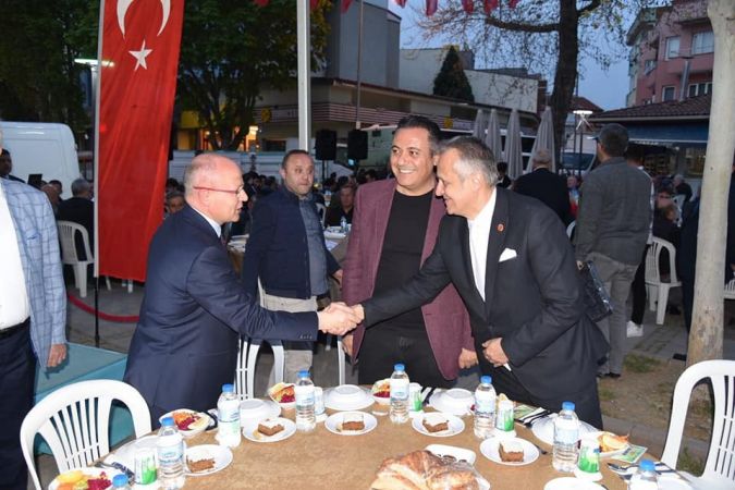 AK Parti Bursa İl Başkanı Gürkan: “Bursa’da çalınmadık kapı, sıkılmadık el bırakmıyoruz’