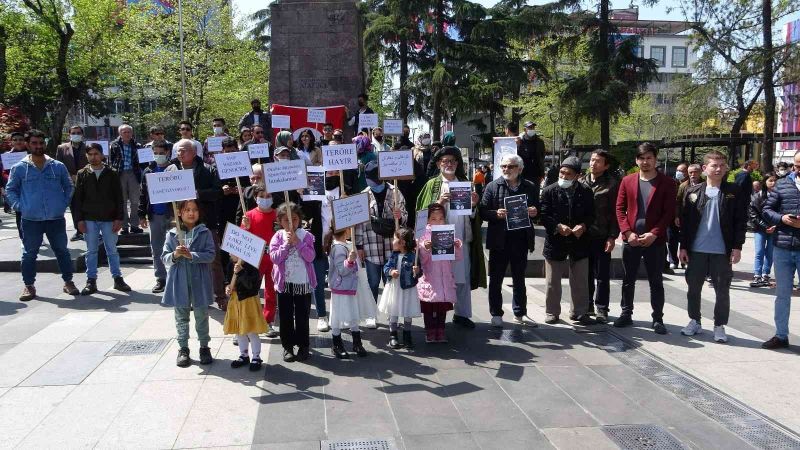 Afganistan’da okul ve camiye düzenlenen bombalı saldırı Trabzon’da protesto edildi