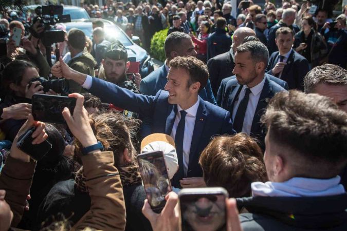 Fransa’da cumhurbaşkanlığı seçiminin galibi Macron oldu