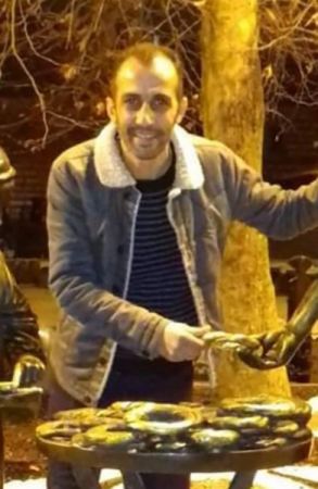 Küçükçekmece’de oğulun babayı bıçaklayarak öldürdüğü dehşet anları kamerada