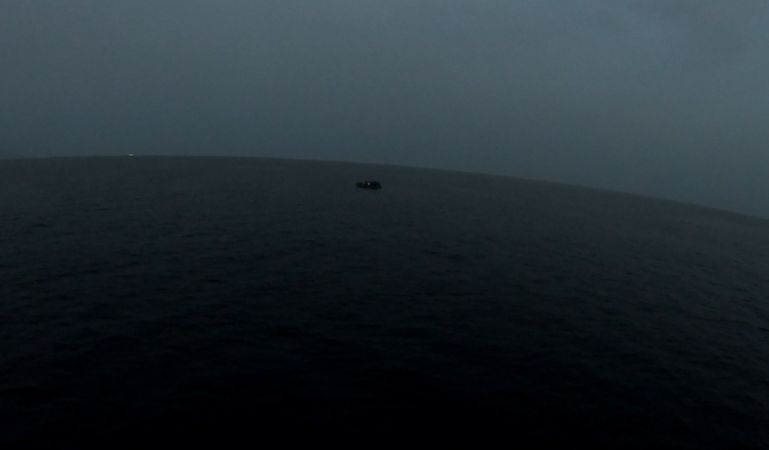 İzmir açıklarında 47 göçmen kurtarıldı