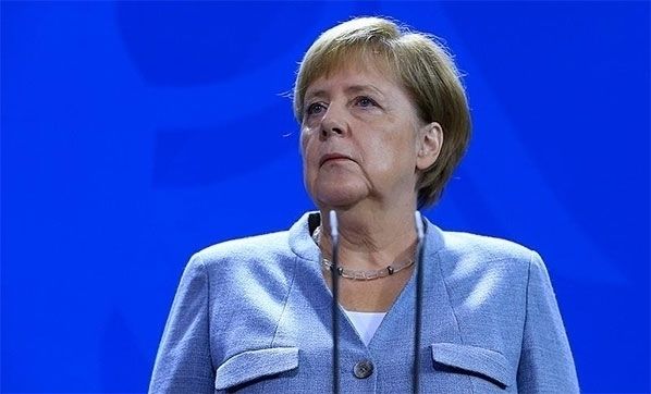 Büyük şok! Merkel’e tepki gösterdi